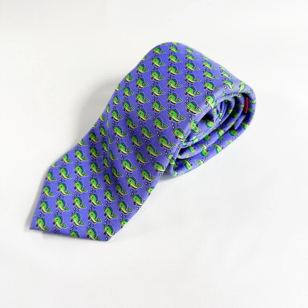 Vineyard Vines Whale Bubbles Novelty Necktie Made in USA 100% Silk Purple OS